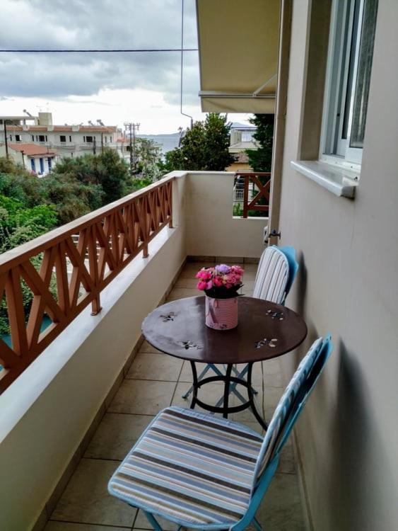 N&Μ Apartment Méthana Екстериор снимка