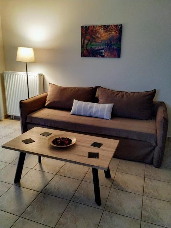N&Μ Apartment Méthana Екстериор снимка