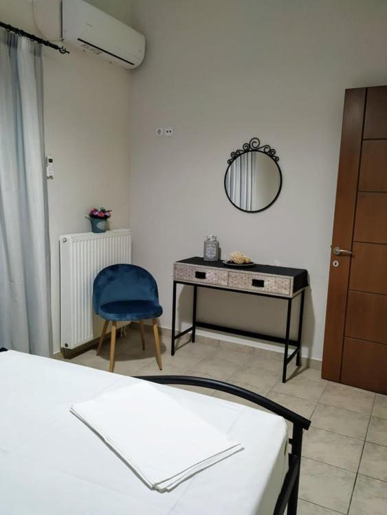N&Μ Apartment Méthana Екстериор снимка