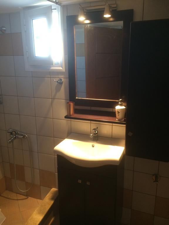 N&Μ Apartment Méthana Екстериор снимка